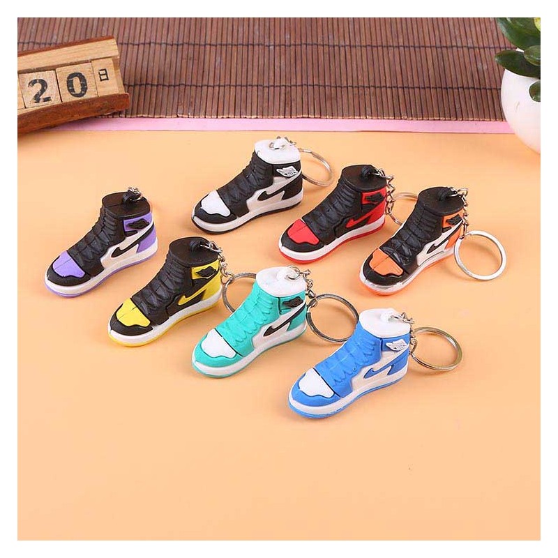Factory Wholesale 3D figurine Shoe sneaker Sneaker Keychains Bag Charm Cute Keychain