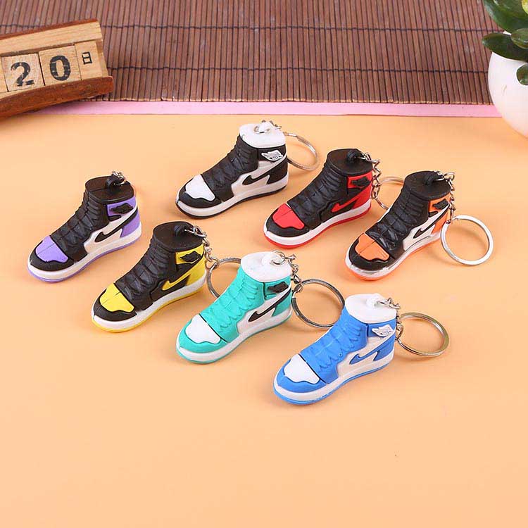 Factory Wholesale 3D figurine Shoe sneaker Sneaker Keychains Bag Charm Cute Keychain