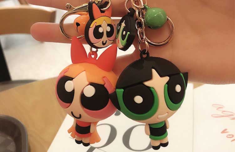 How should customized silicone keychain manufacturers quote prices?