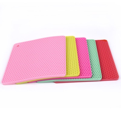 Square Honeycomb Silicone Mats for Casserole and Pressure Cooker with Hanging Holes, Diameter 18.5 cm