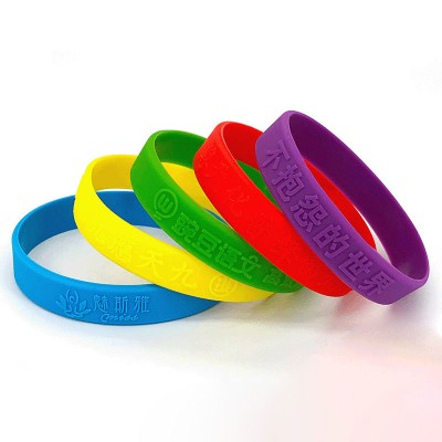 silicone wristband Logo Embossing process custom silicone bracelets , China manufacturer