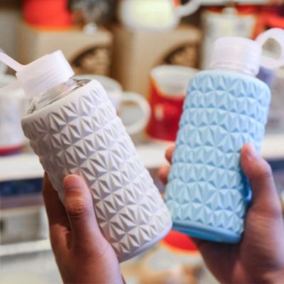 Silicone Bottle Sleeve with Raised Diamond Design, Enhanced Grip, and Heat-resistant and Shockproof Silicone Cup Cover