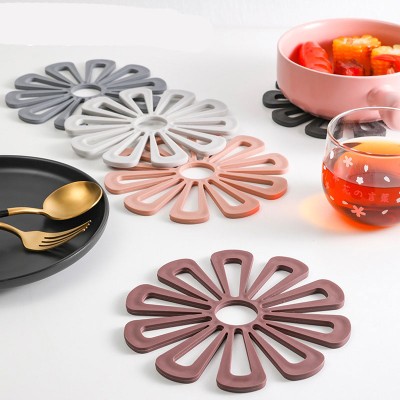 Beautiful Sunflower-shaped Silicone Mats, High-temperature Resistant Table Mats