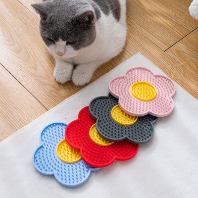 Sunflower-shaped Two-color Silicone Mats for Pet Licking Dishes Wholesale