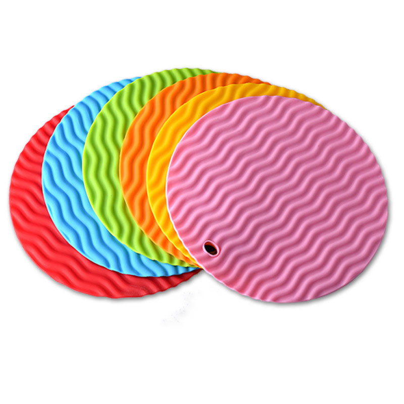 Spot Supply Factory Wholesale Circular Anti-Scalding and Heat Insulation Pads, Kitchen Silicone Mats with Wave Pattern