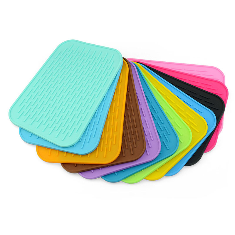 17cm x 21cm x 1cm Heat Insulation and Drainage Tableware Silicone Mats Wholesale