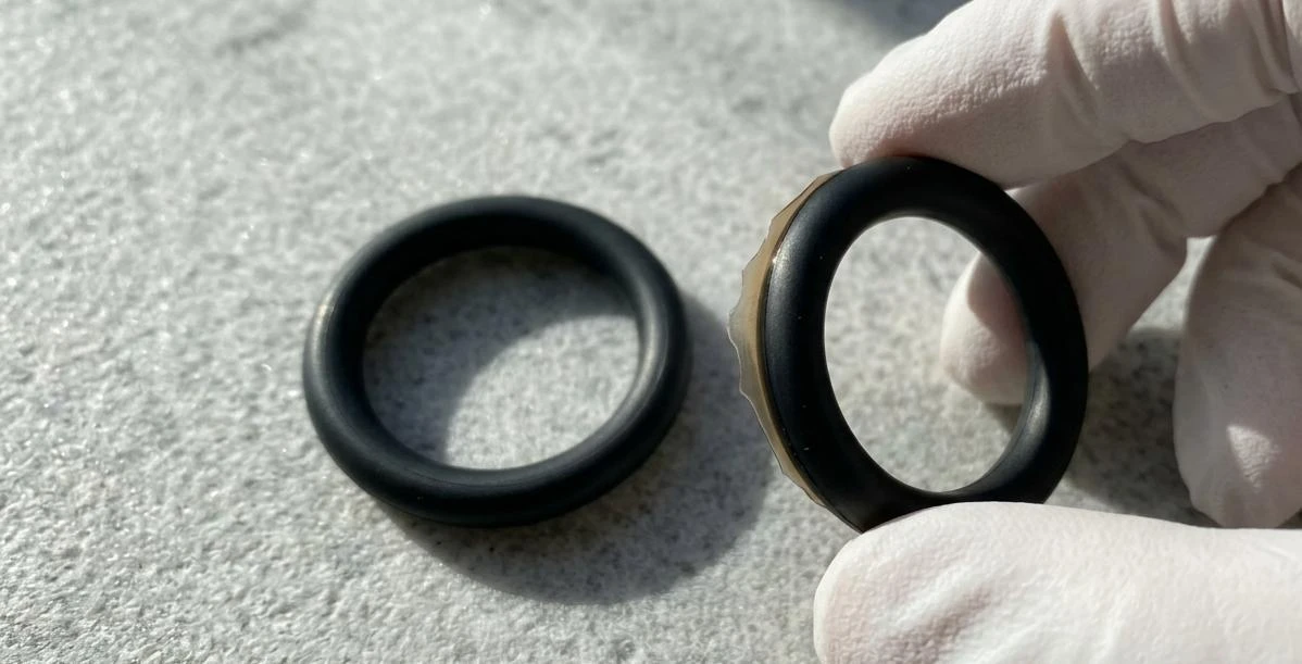 Comparison of flash on a silicone seal ring parting line, with a normal product on the left and excessive flash on the right